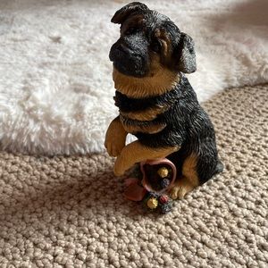 Vtg LIVING STONE - 5.75” Height X 4” Length - German‎ Shepherd with a Broken Pot
